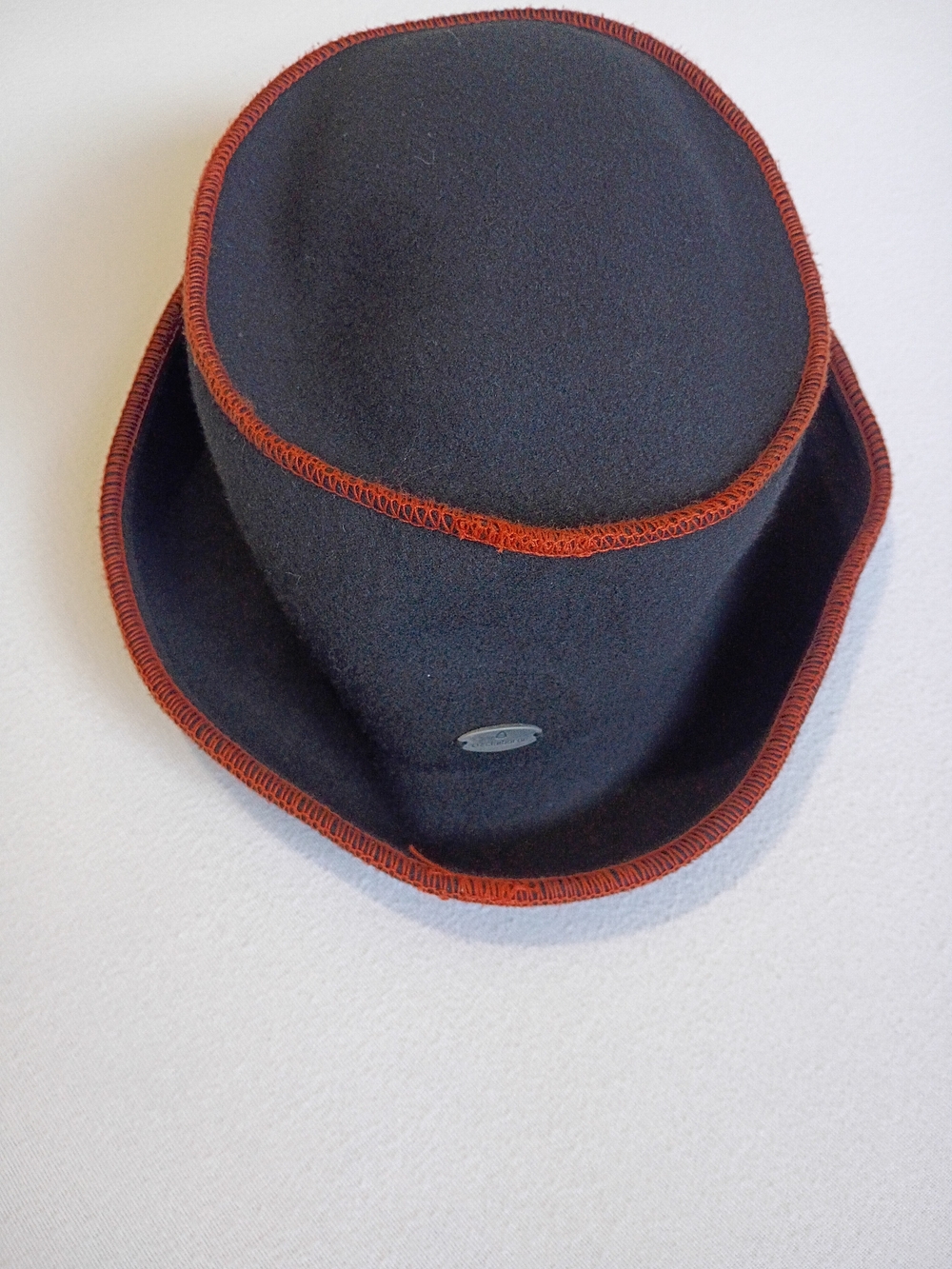 Liz Claiborne Vintage Charcoal Felt Hat Rust Orange Stitch Fall Autumn Winter